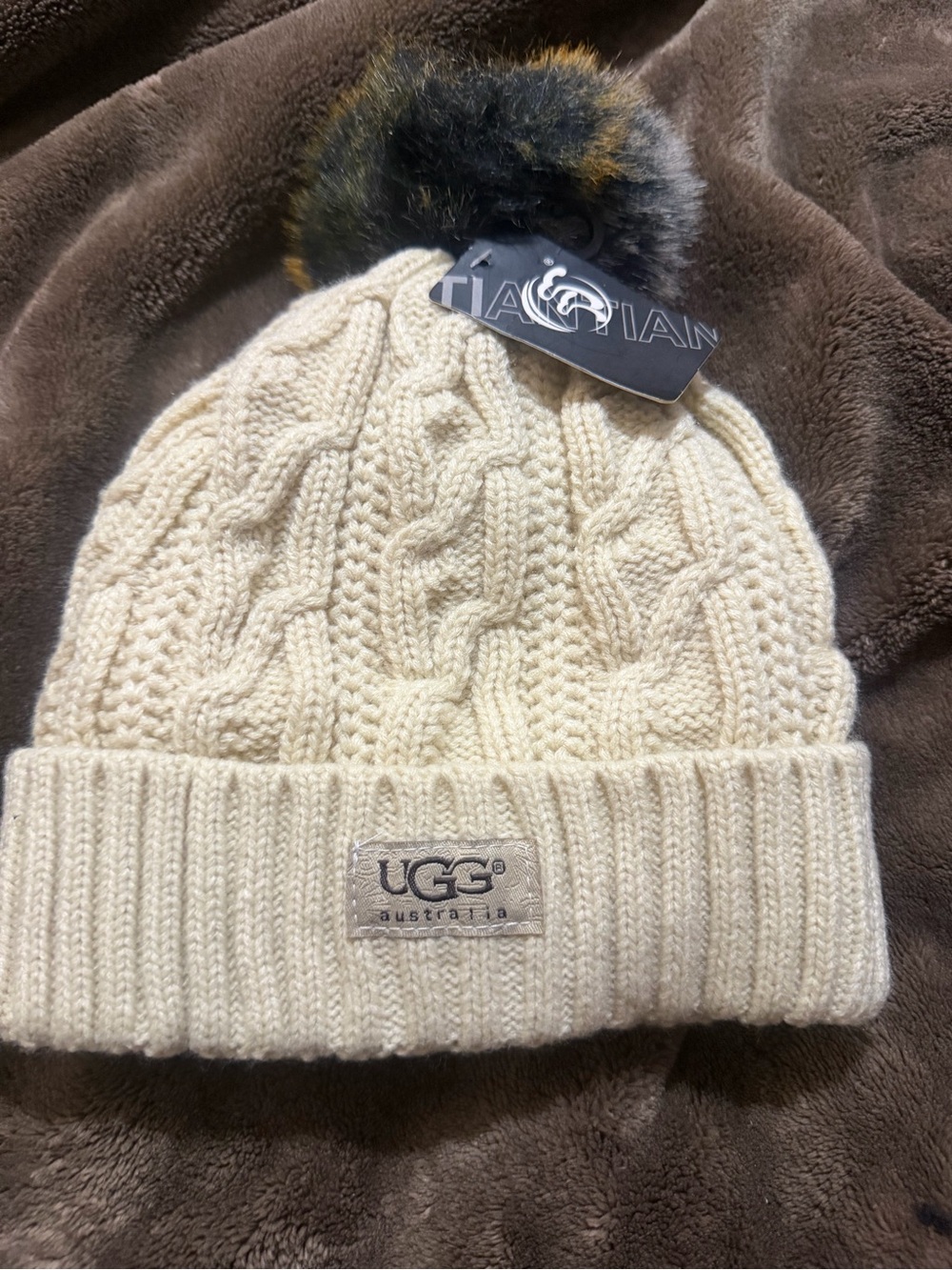 UGG Cable Knit Pom Hat in Cream NWT